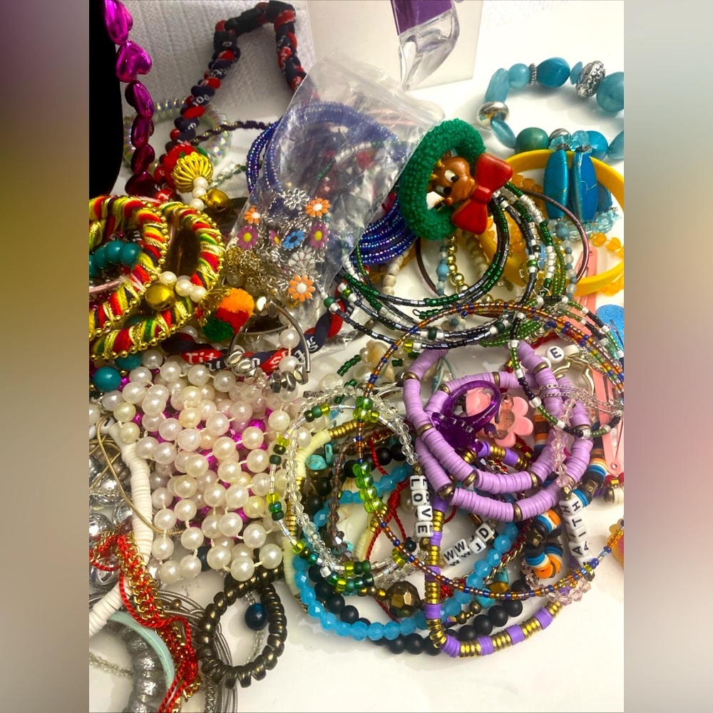 Assorted Fashion Jewelry Lot for Girls #218 - Picture 9 of 10